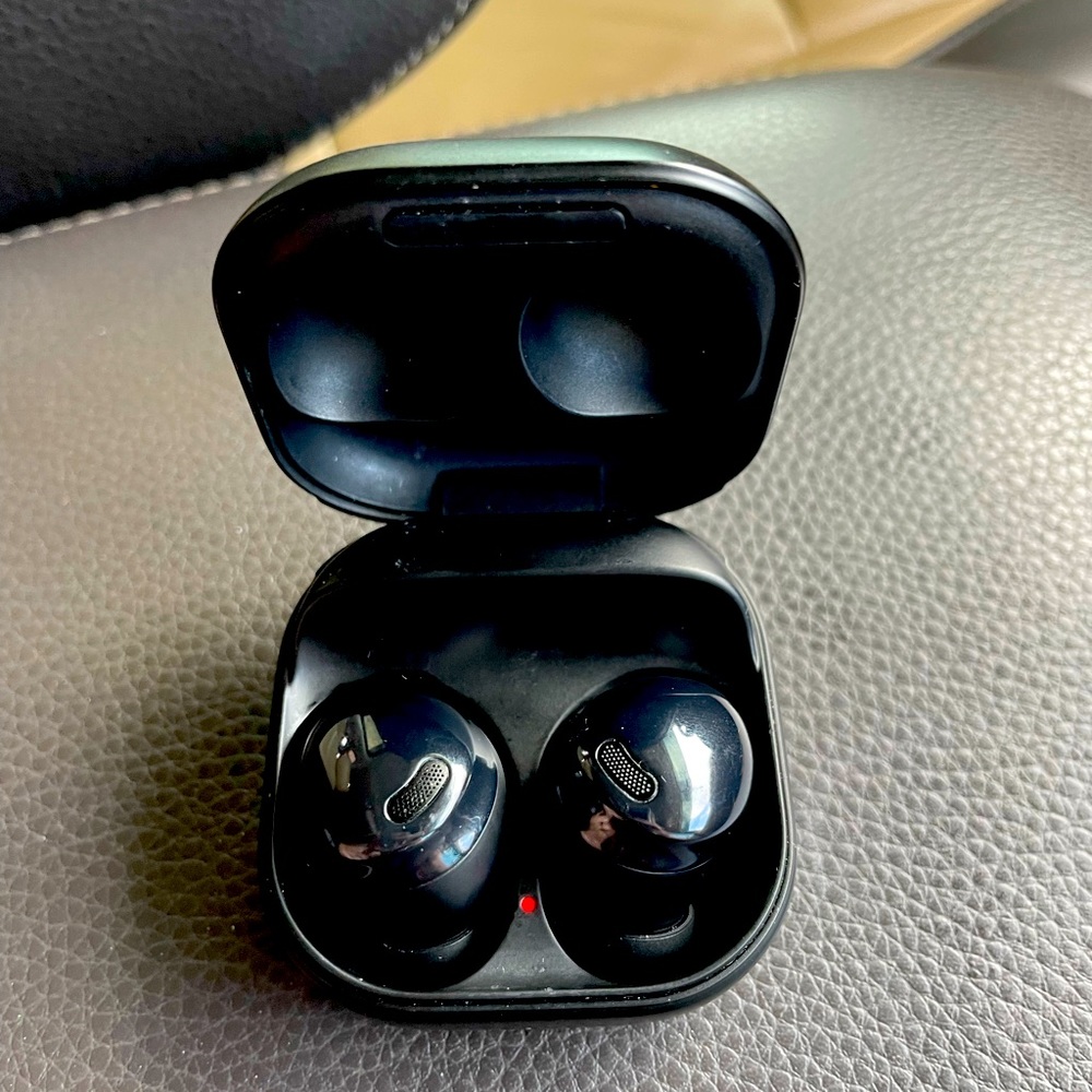 SOLD******Galaxy Buds Pro SM-R190